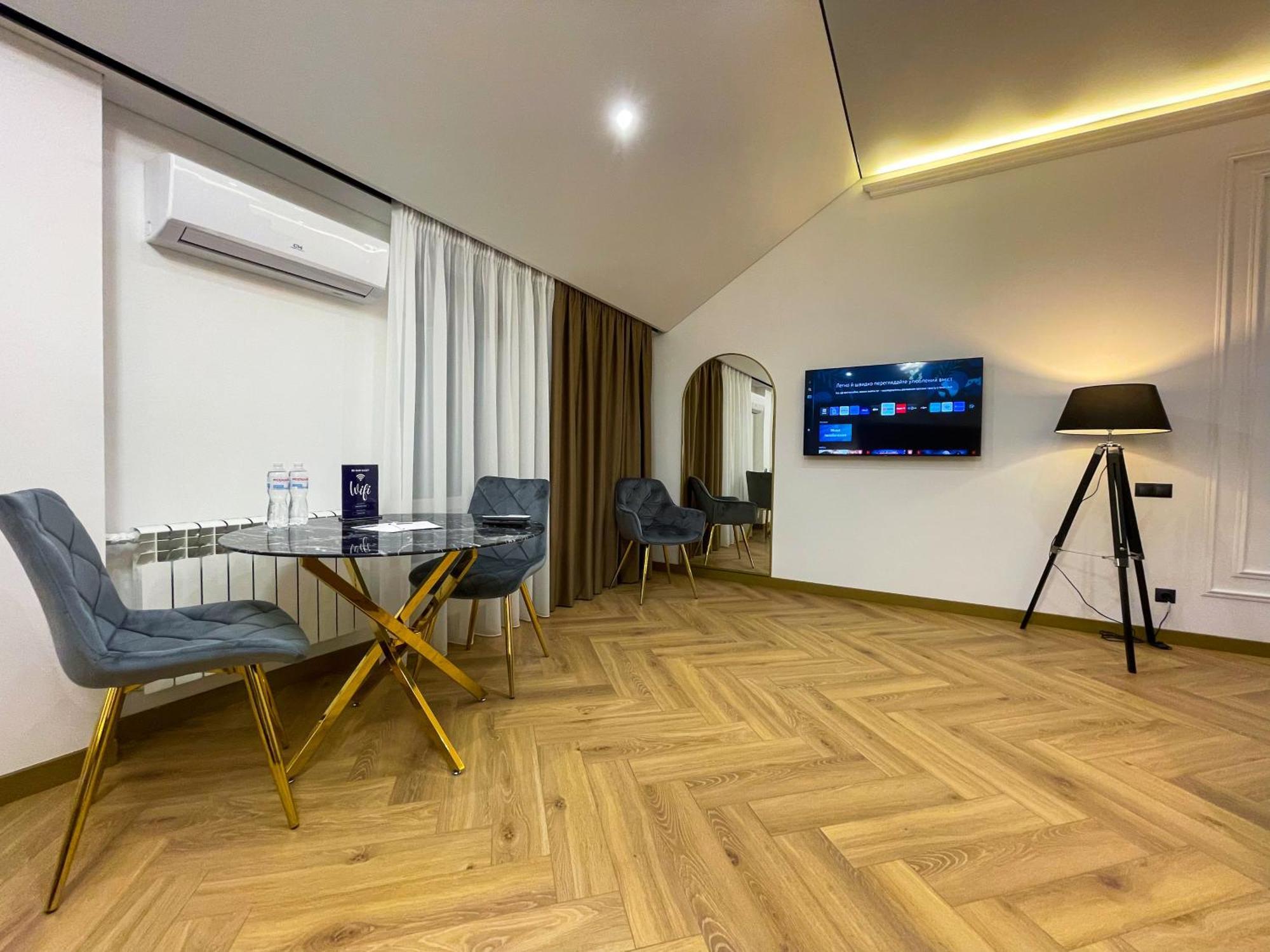 Myfreedom Lux Апартаменти Центр Вул Євгена Чикаленка 33 М Хрещатик Kiew Exterior foto